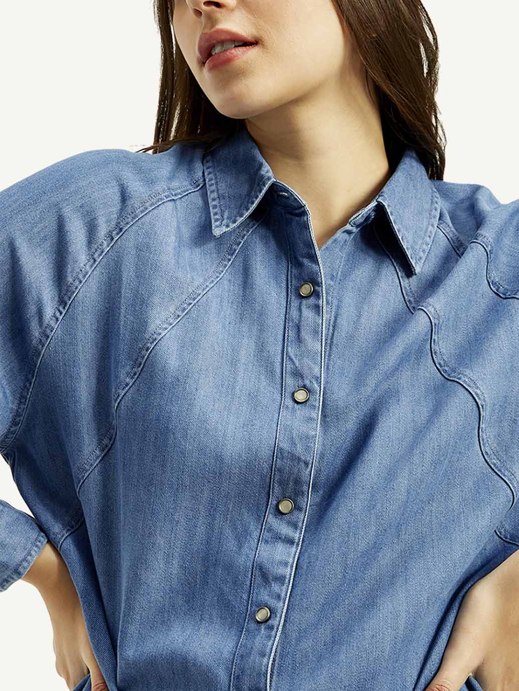 Women's Solid Spread Collar Denim Shirt - Image 4
