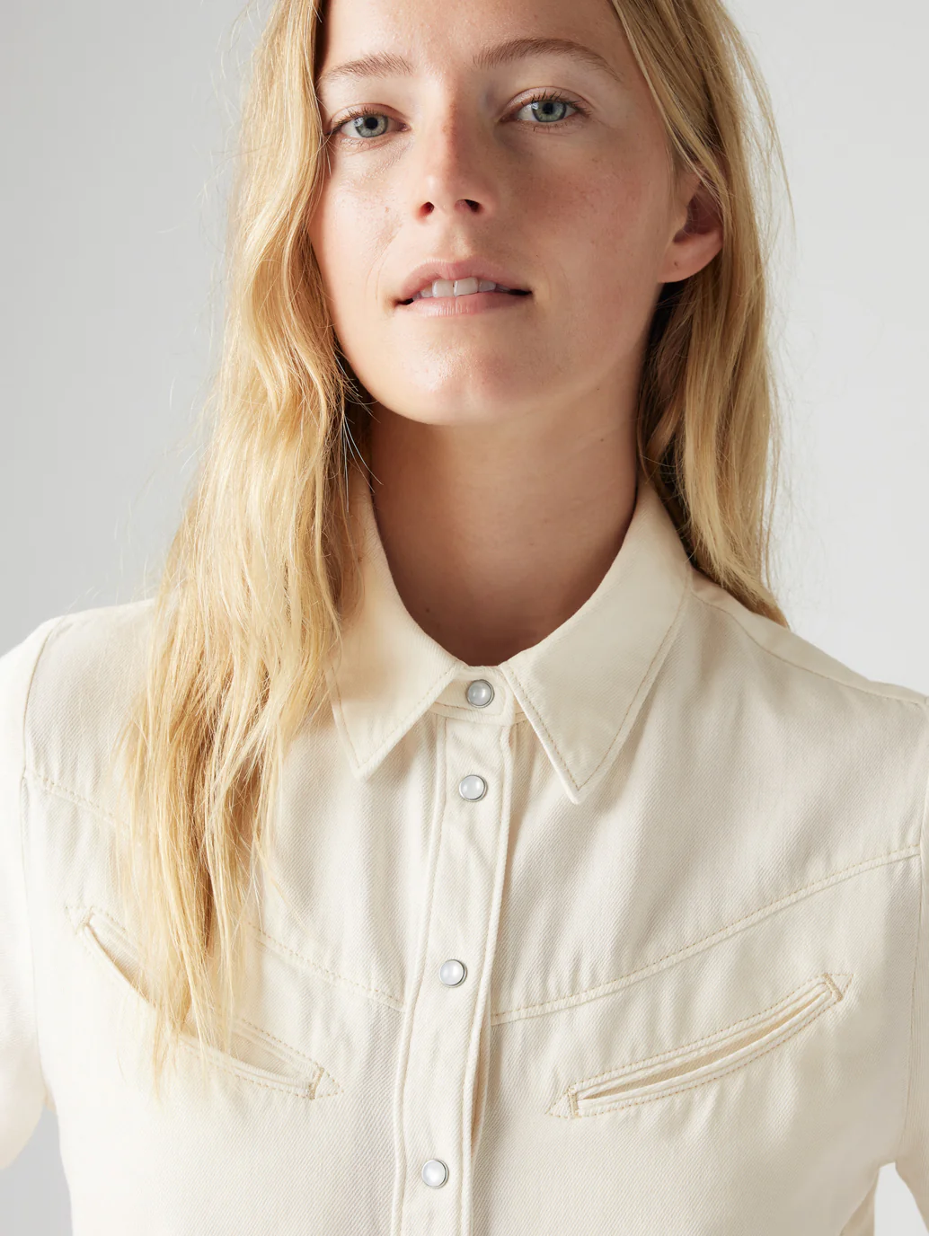 Women's Solid Spread Collar Shirt - Image 4