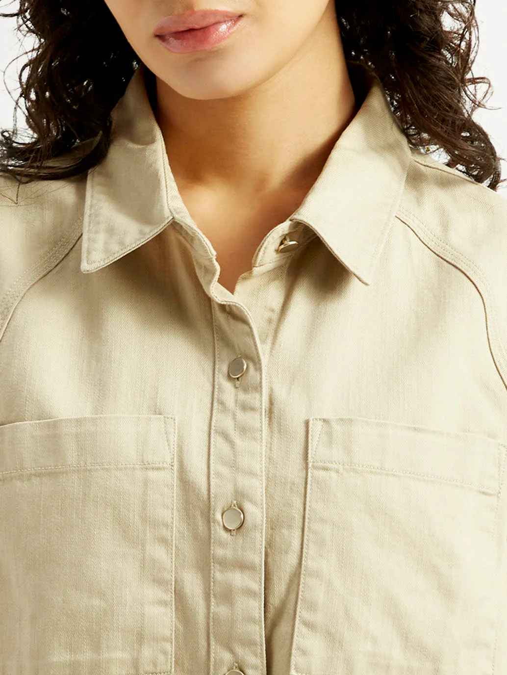 Women's Solid Spread Collar Denim Shirt - Image 4