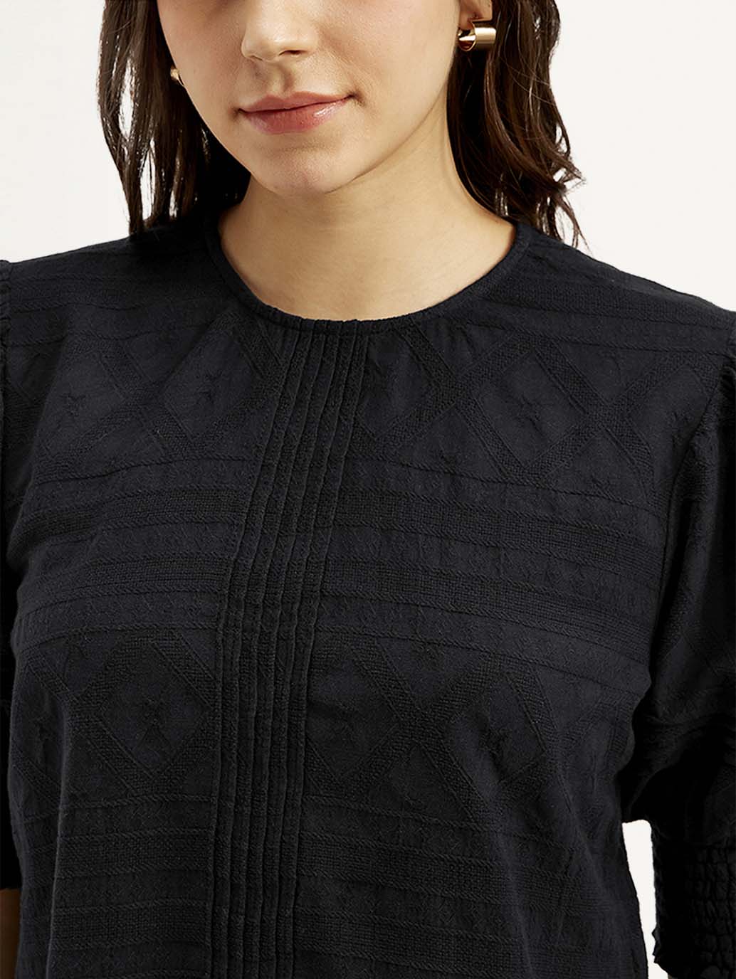 Women's Textured Black Round Neck Top - Image 4