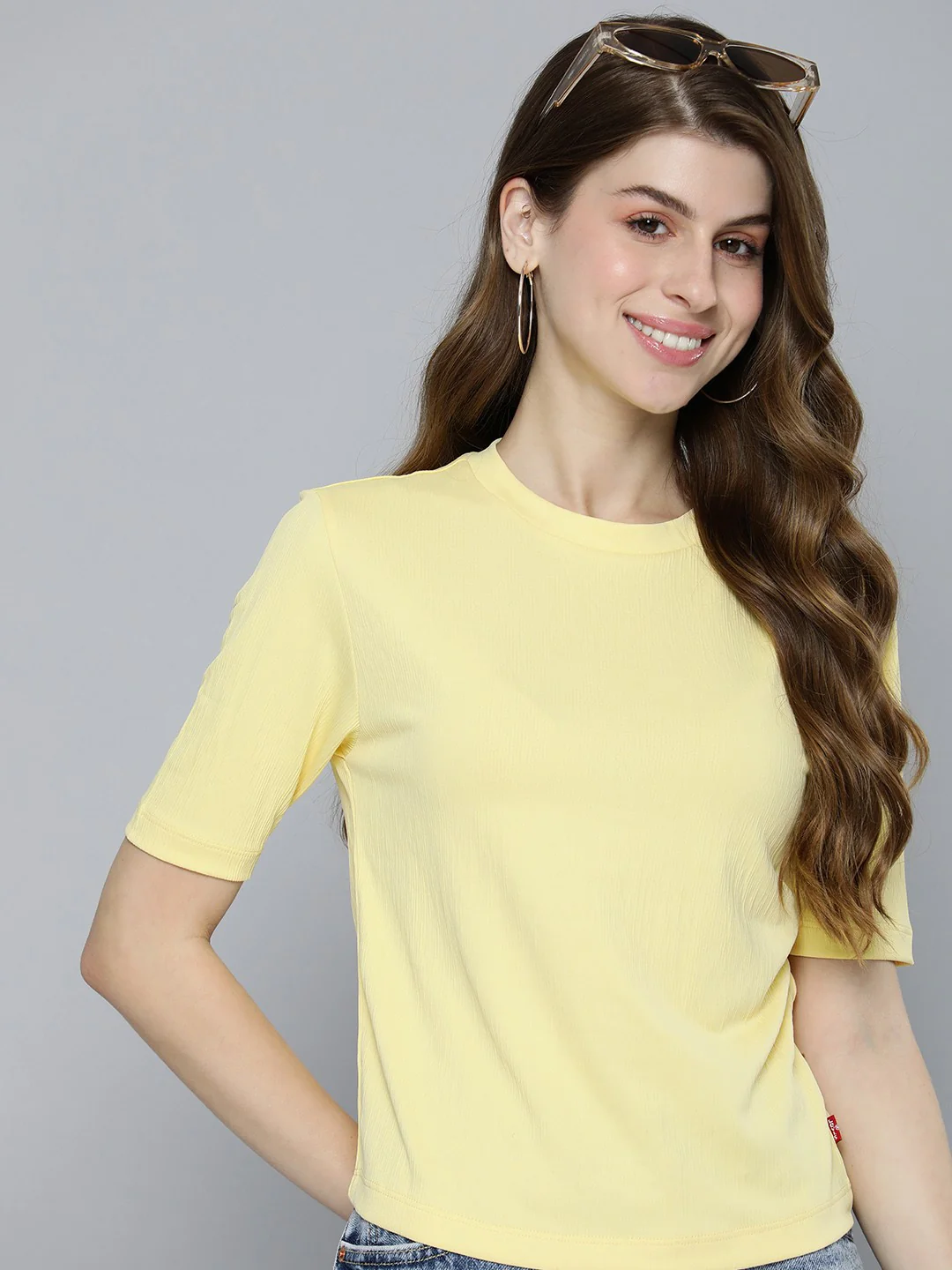Women's Textured Crew Neck Cropped T-shirt - Image 5