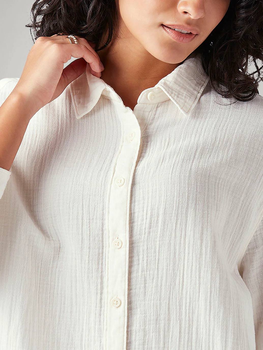 Women's Textured Regular Fit Shirt - Image 3