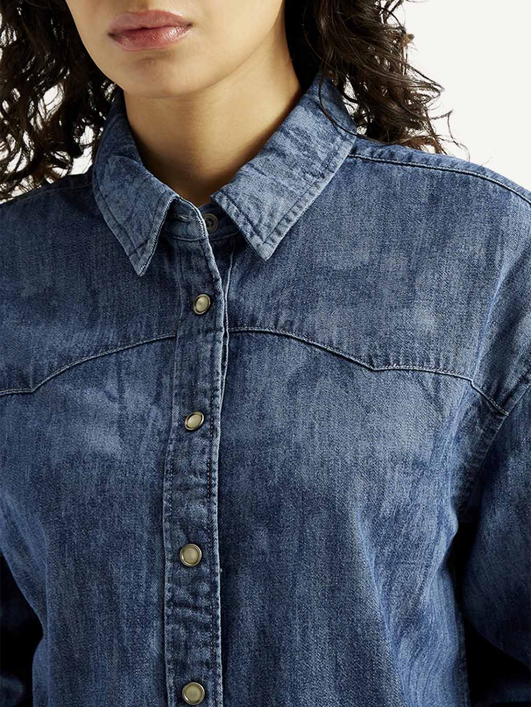 Women's Washed Relaxed Fit Denim Shirt - Image 4
