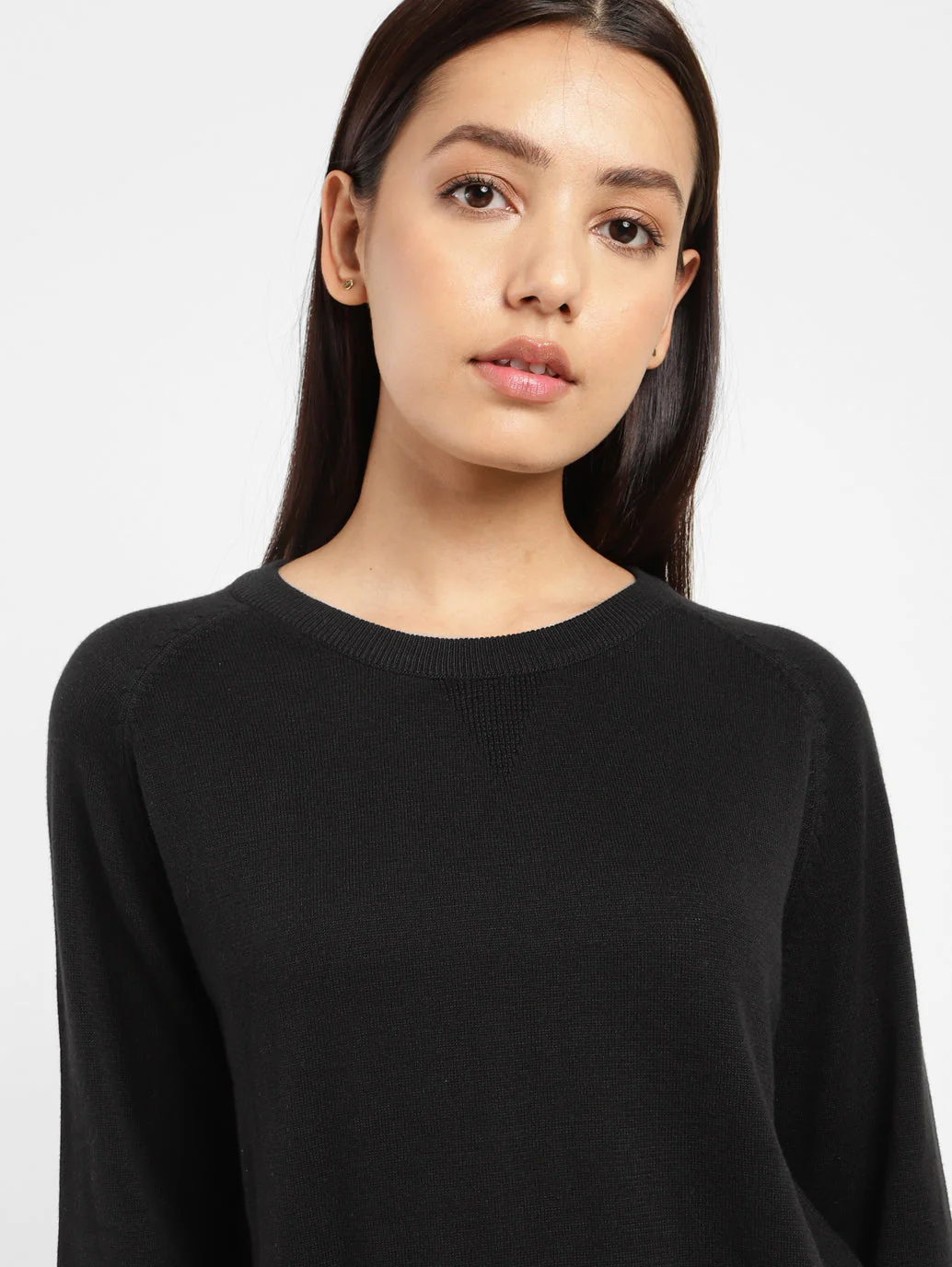 Women's solid round neck sweater - Image 9